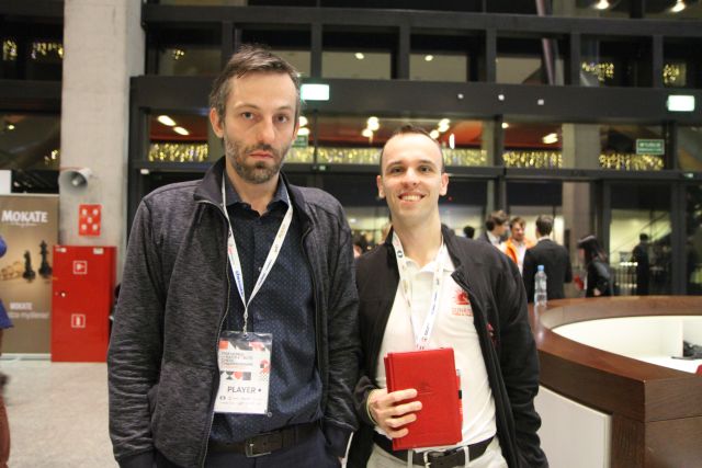 arcymistrz szachowy Alex Grischuk z ekipą szachowo.pl