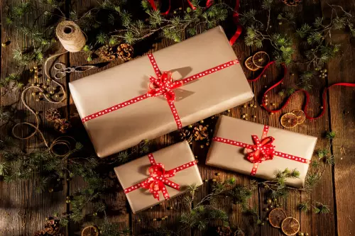 Usługa pakowania na prezent, skorzystaj i spraw komuś wiele radości!