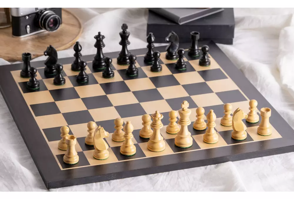 Zestaw szachowy Timeless - szachownica (pole 58mm), figury (król 96 mm)