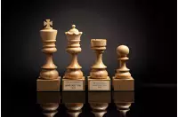 Puchar szachowy drewniany - Biały król 37 cm