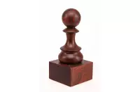 Puchar szachowy drewniany - Czarny Pion