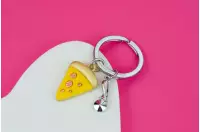 Elegancki metalowy brelok Meta[l]morphose - Pizza