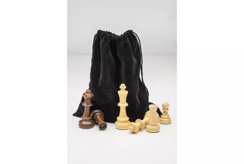 Zestaw szachowy turniejowy - figury szachowe drewniane CHW26 ART (król 90 mm) + szachownica tekturowa składana o polu 55 mm + woreczek welurowy