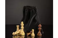 Zestaw szachowy turniejowy - figury szachowe drewniane CHW26 ART (król 90 mm) + szachownica tekturowa składana o polu 55 mm + woreczek welurowy