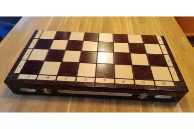 DUŻA SZACHOWNICA ROYAL LUX (65x65cm) kasetka z wkładką na duże figury