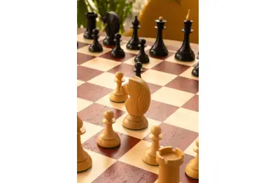 Figury szachowe Queen's Gambit 1957 Bukszpan hebanizowany 3,75 cala