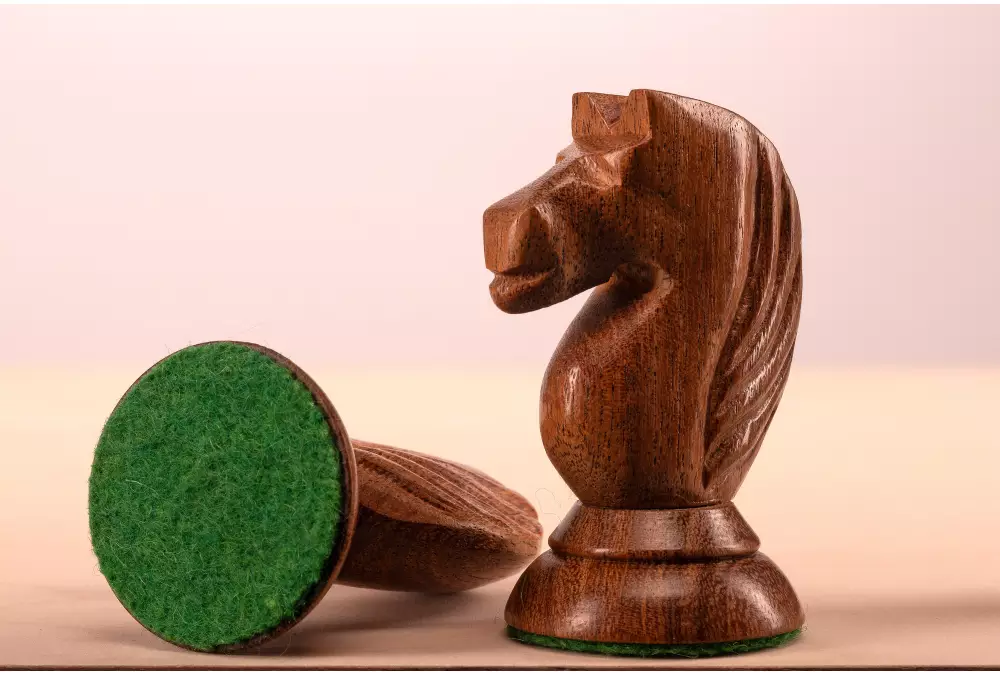 Figury szachowe Queen's Gambit 1957 akacja indyjska 3,75 cale