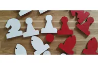 Figury magnetyczne do szachów demonstracyjnych, białe/czerwone (król 75 mm) Figury magnetyczne do szachów demonstracyjnych, białe/czerwone (król 75 mm)