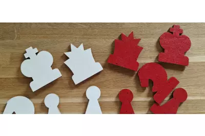 Figury magnetyczne do szachów demonstracyjnych, białe/czerwone (król 75 mm)