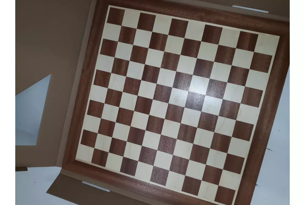 Dwustronna deska: Szachy + 100 polowe warcaby francuskie, (54x54cm), mahoń/klon (intarsja)