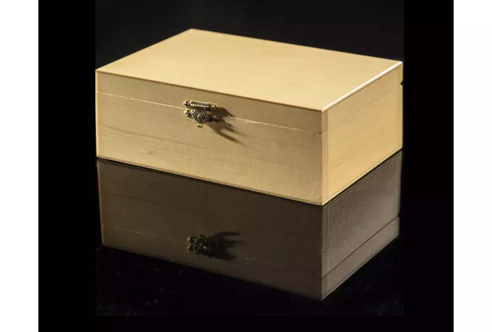 Kuferek drewniany do figur Staunton nr 4 w kolorze jasnym