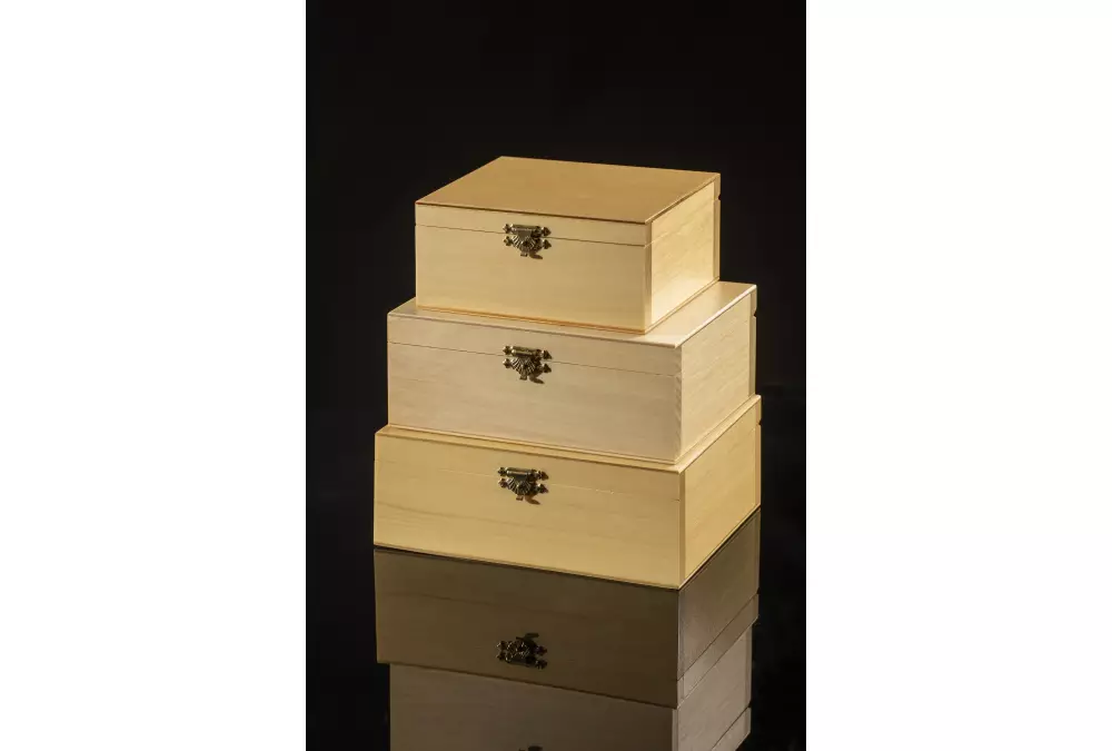 Kuferek drewniany do figur Staunton nr 4 w kolorze jasnym