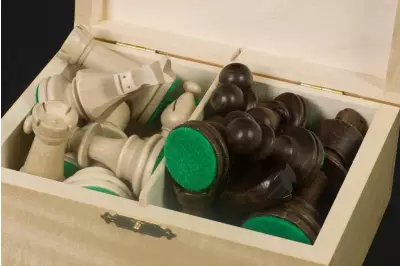 STAUNTON NR 5 w jasnej kasecie drewnianej