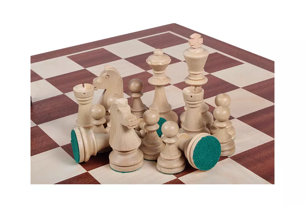 Figury drewniane Staunton nr 6 w drewnianym kuferku w kolorze mahoniowym