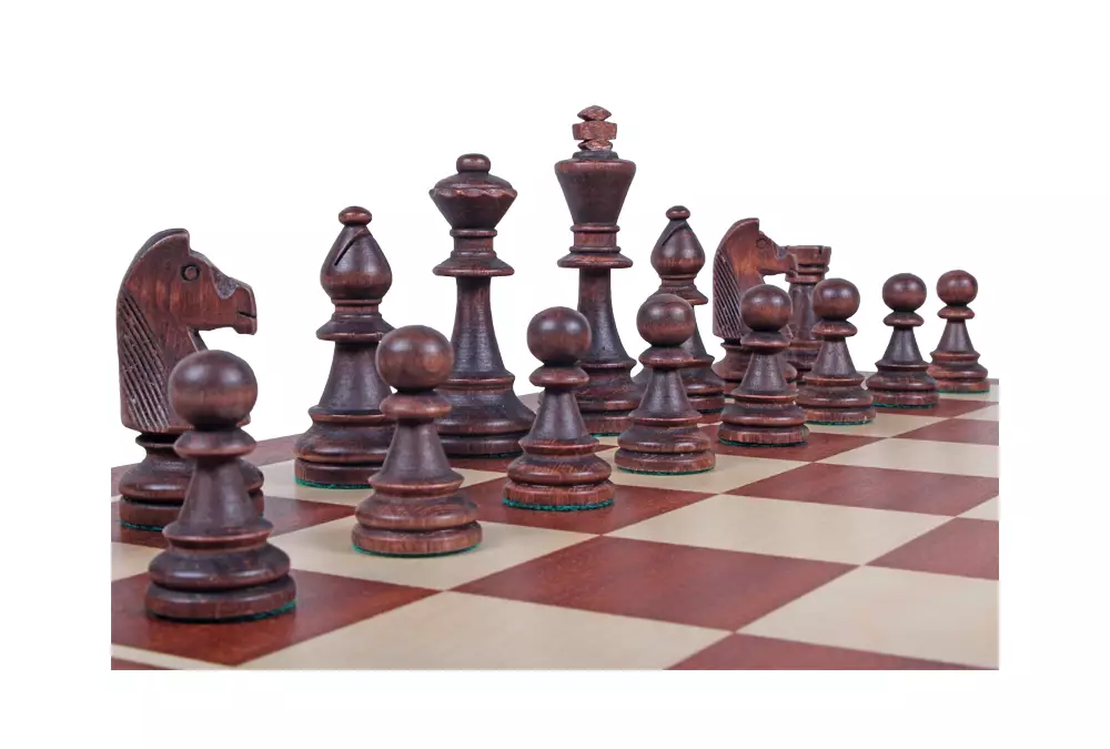 Figury drewniane Staunton nr 6 w drewnianym kuferku w kolorze mahoniowym