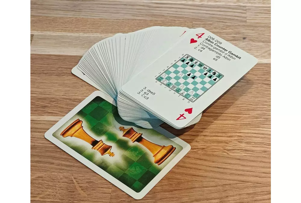 Karty 2 w 1 - klasyczne karty do gry + debiuty szachowe