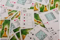 Karty 2 w 1 - klasyczne karty do gry + debiuty szachowe