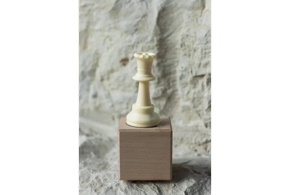 Puchar szachowa figura - Biały Hetman