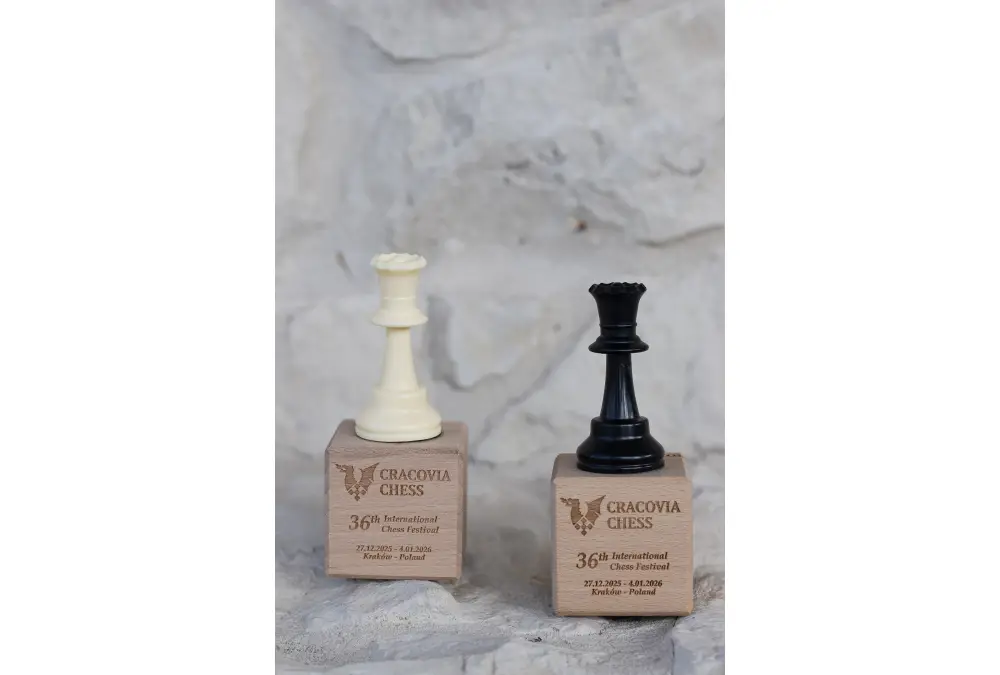 Puchar szachowa figura - Biały Hetman