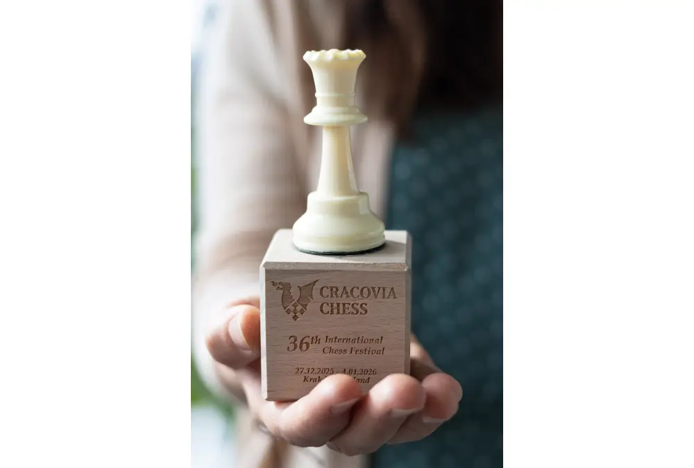 Puchar szachowa figura - Biały Hetman (13 cm)