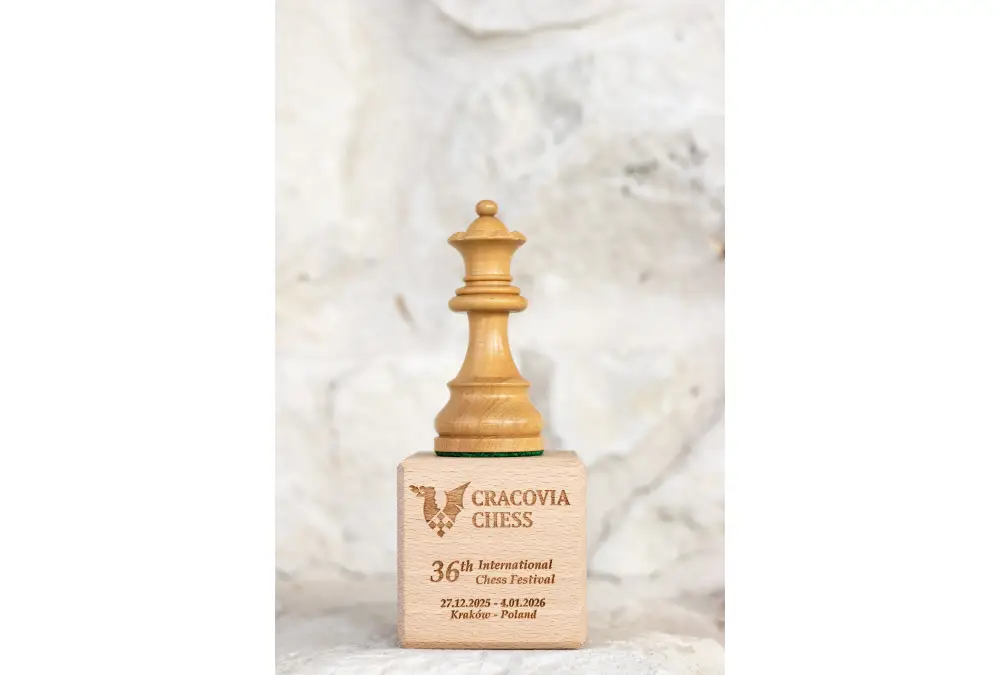 Puchar drewniany szachowa figura - Hetman