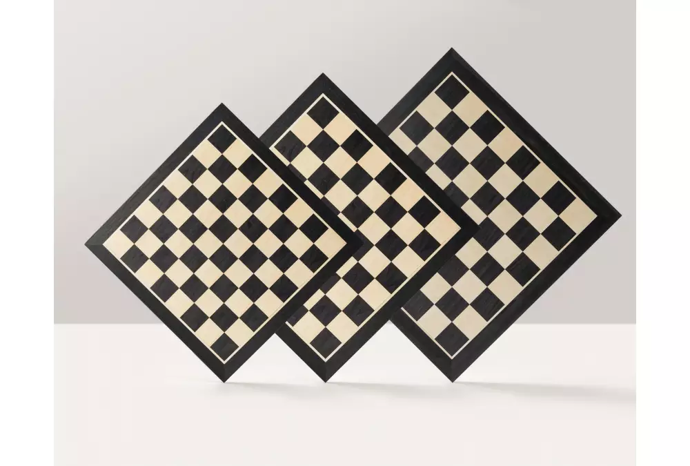 Deska szachowa nr 5+ (bez opisu) hebanizowana (intarsja)