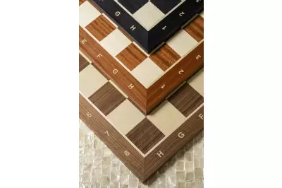 Deska szachowa nr 5 (z opisem) mahoń/klon (intarsja)