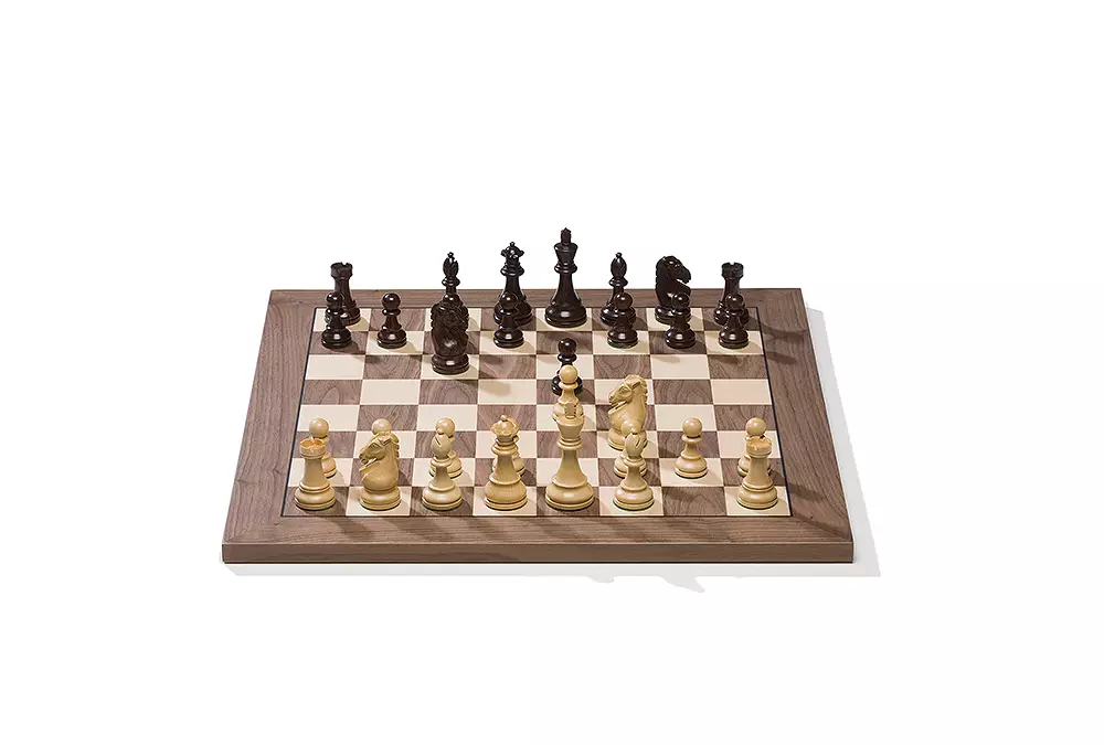 Szachownica elektroniczna DGT USB, orzech/klon + figury Royal