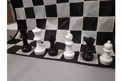 Zestaw do szachów plenerowych / ogrodowych (król 30 cm) - figury + szachownica nylonowa