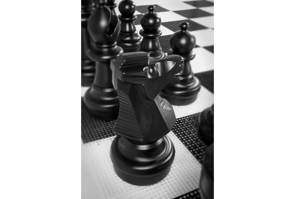 Figury plastikowe do szachów plenerowych / ogrodowych (wysokość króla 64 cm)