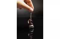 Brelok czarny skoczek Brelok czarny skoczek