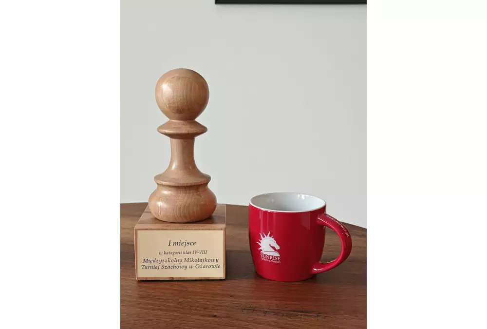 Puchar szachowy drewniany - Biały Pion