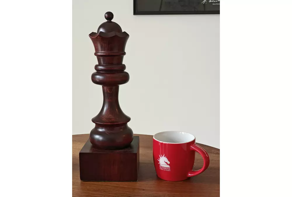 Puchar szachowy drewniany - Czarny Hetman