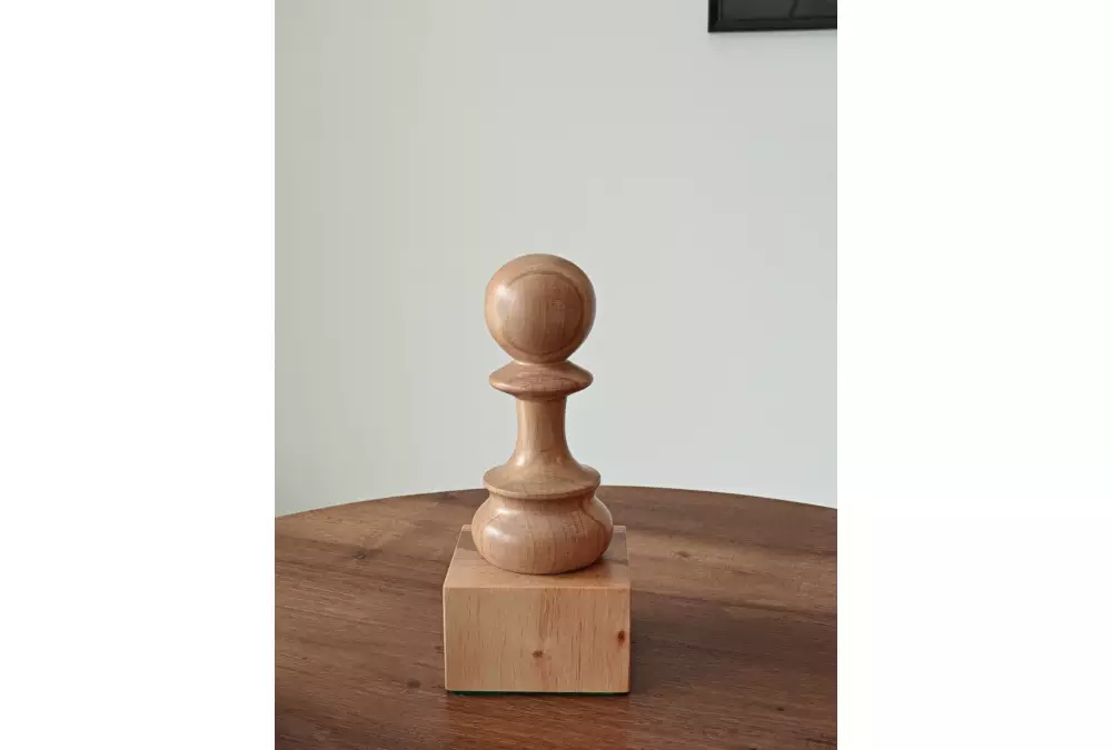 Puchar szachowy drewniany - Biały Pion