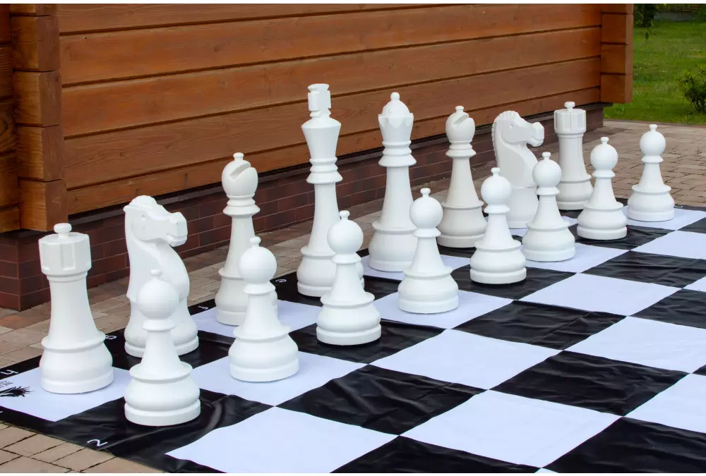 Figury plastikowe do szachów plenerowych / ogrodowych (wysokość króla 90 cm)
