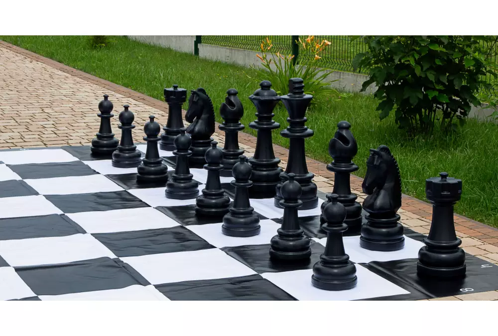 Figury plastikowe do szachów plenerowych / ogrodowych (wysokość króla 74 cm)
