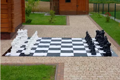 Figury plastikowe do szachów plenerowych / ogrodowych (wysokość króla 74 cm)