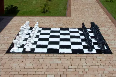 Figury plastikowe do szachów plenerowych / ogrodowych (wysokość króla 45 cm)
