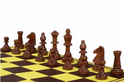 Profesjonalny turniejowy zestaw szachowy (figury drewniane 90 mm + szachownica tekturowa 55 mm + woreczek bawełniany)