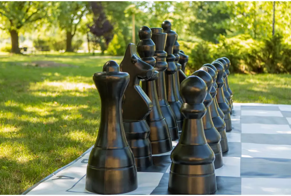 Figury plastikowe do szachów plenerowych / ogrodowych (wysokość króla 105 cm)